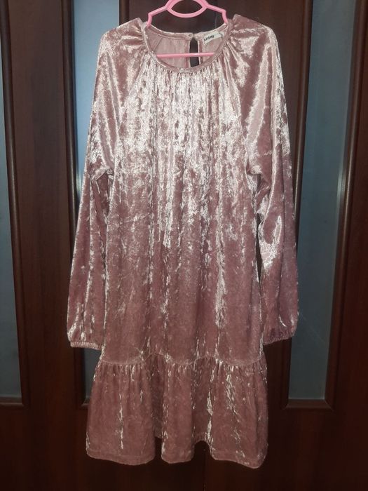 Плаття на дівчинку 140 см