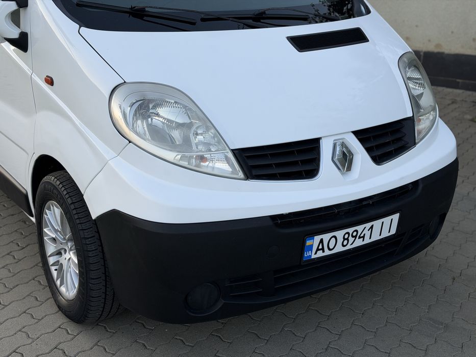 Renault Trafic 2.5 пасажир 9 місць