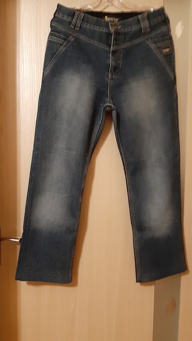 Предлагаю 4 вида джинсов