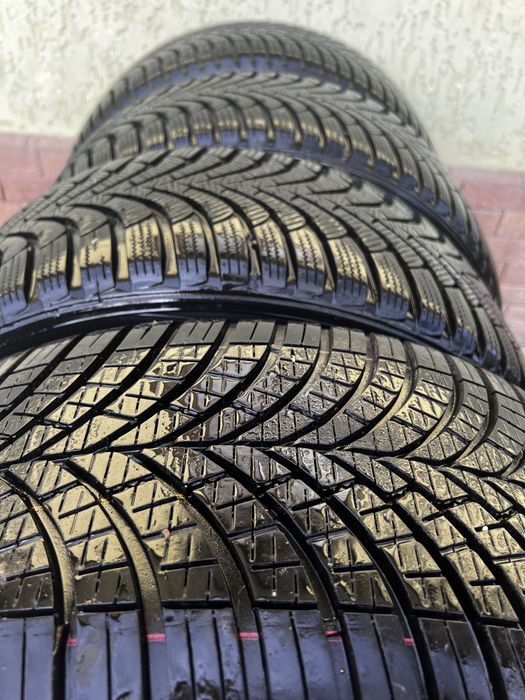 Шини R17 225/45 всесезонні Good Year/ Hankook