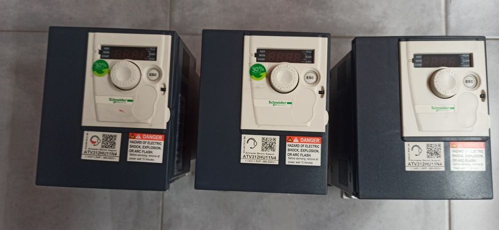 Variadores scheider...1 (100€) 2 (180€) 3 (250€)