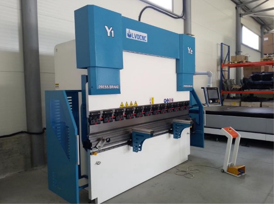 Листогиб гидравлический с ЧПУ 100т 2500мм 4оси