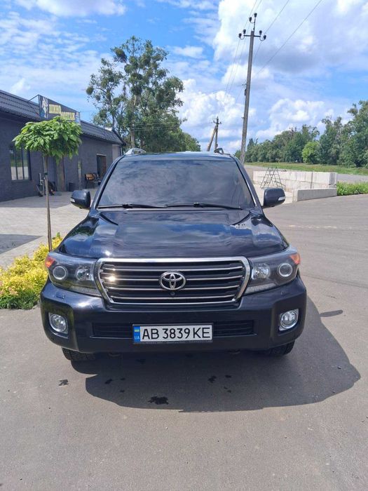 Toyota Land Cruiser комплектації Brownstone