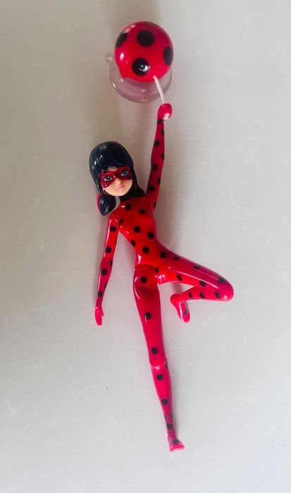 Підвісна лялька “Дивовижна Леді Баг”