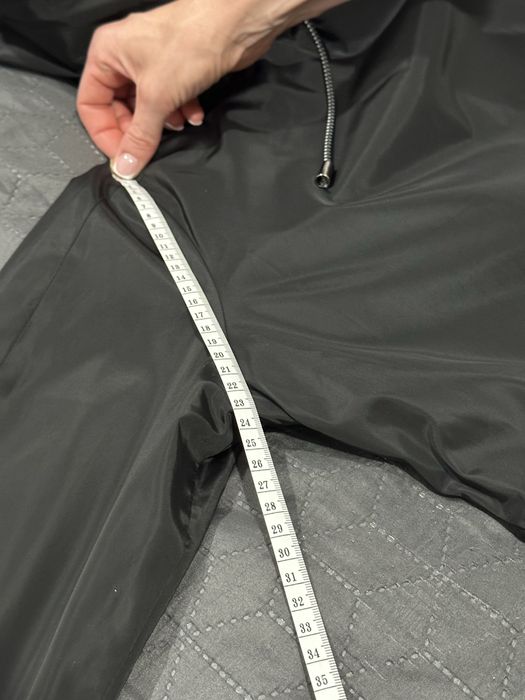 Лёгкий дождевик черного цвета