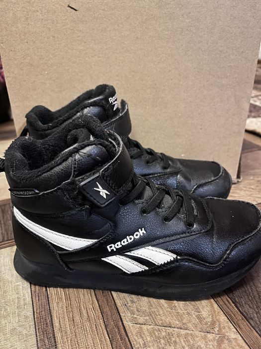 Продам кроссовки Reebok