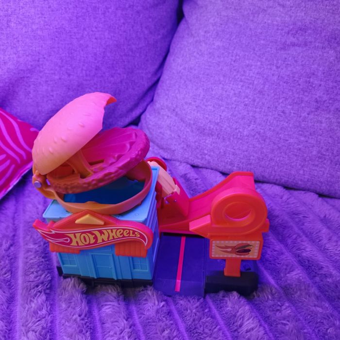 Hot wheels hamburger