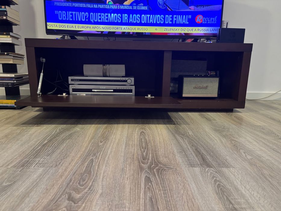 Móvel de televisão