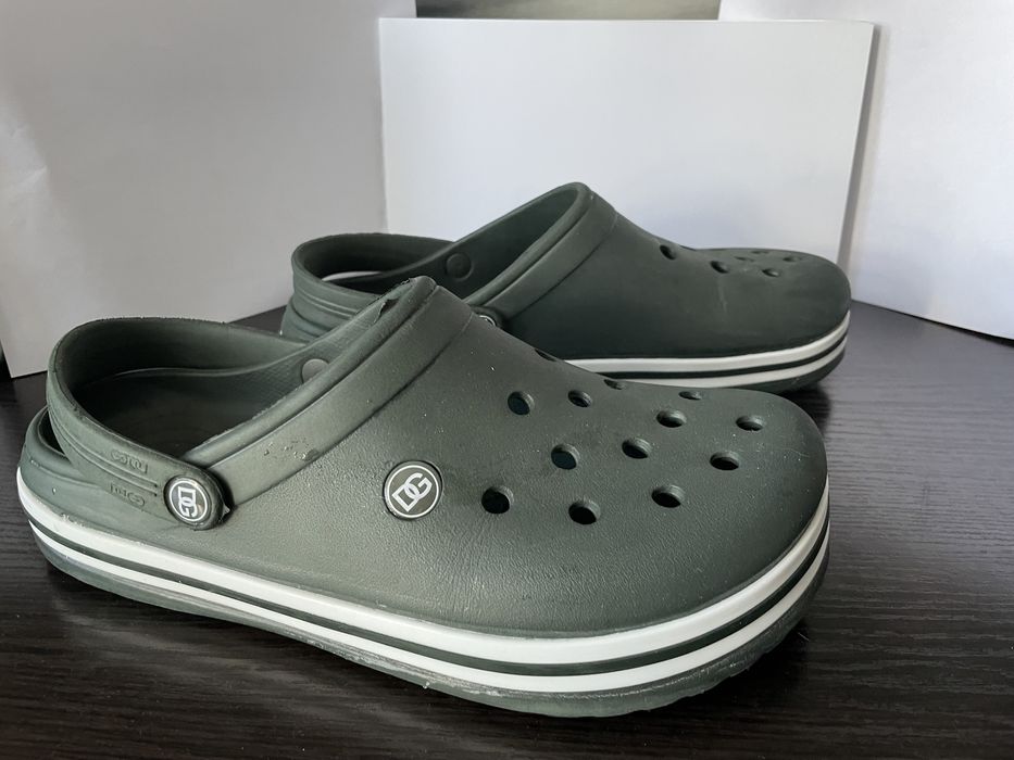 Нові тапочки, пародія фірми Crocs, 44 розмір