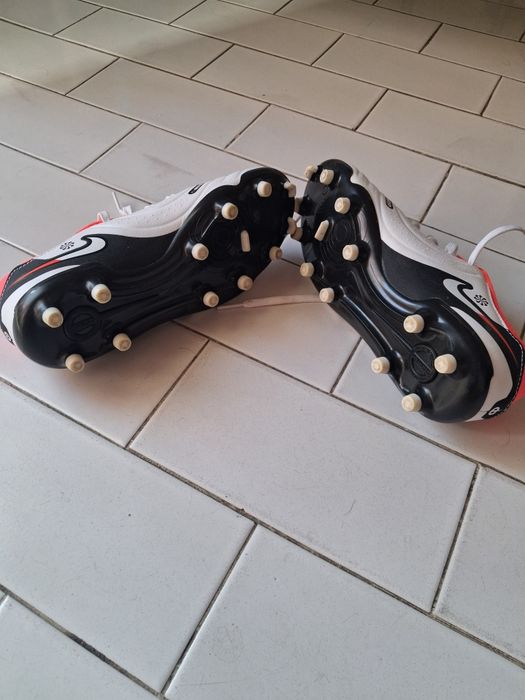 sapatilhas para jogar futebol nike como novo
