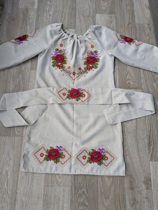 Вишита сукня та пояс з льону, плаття з вишивкою розмір S