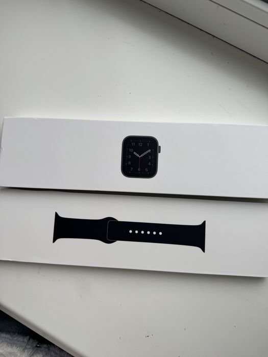 Apple Watch SE, 40 mm, black