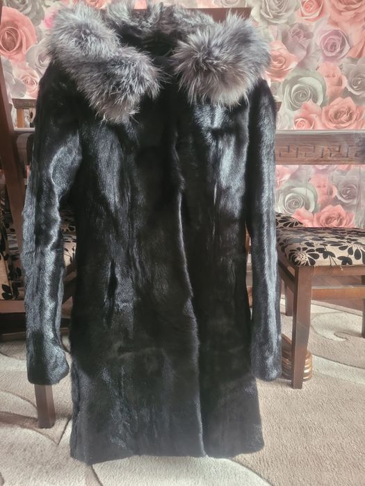 Шуба норкова в гарному стані одітта пару раз