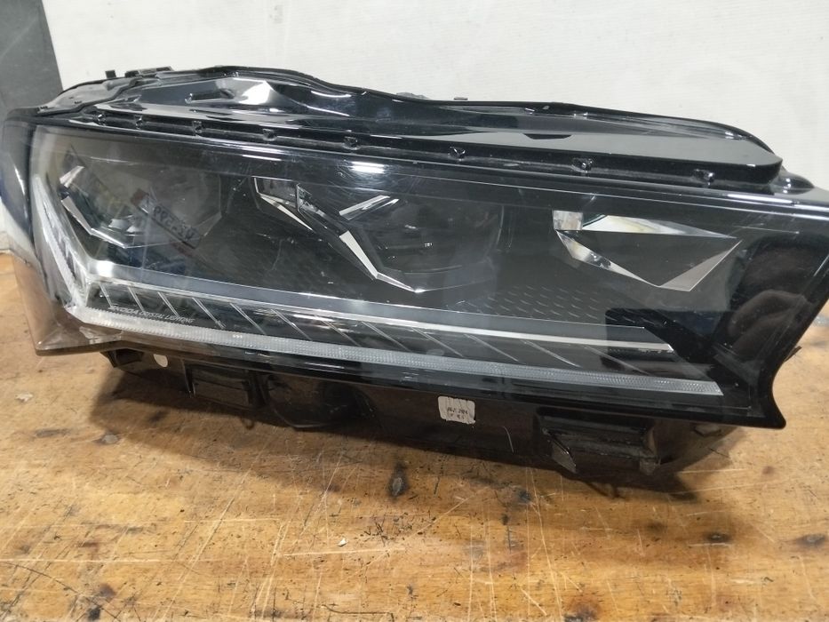 Farol Skoda superb 4 ótica Led 2024