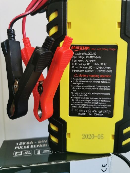 Carregador de bateria inteligente auto / motos 12 V a 24 V ( NOVO )