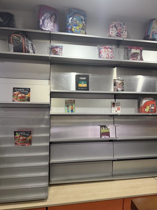 Estante de expositor.