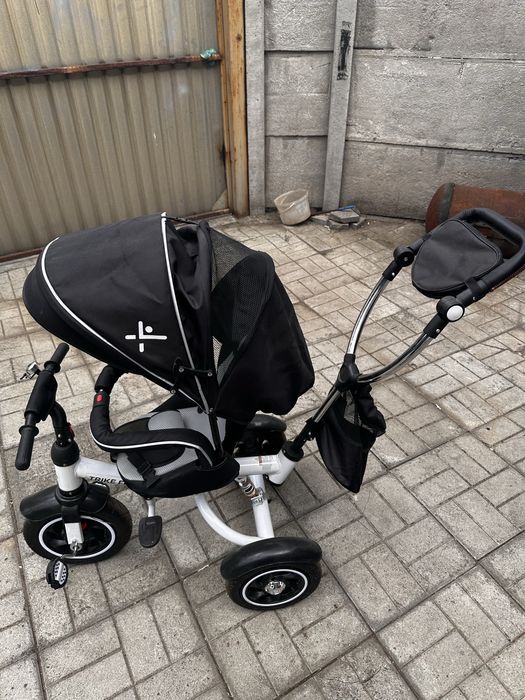 Детский велосипед и коляска