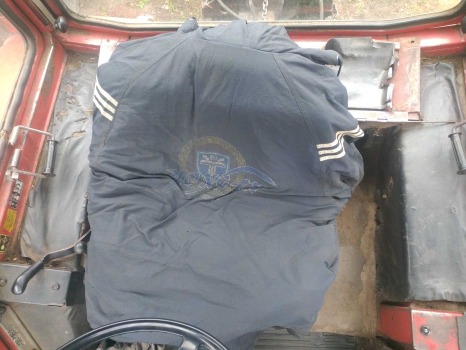 Продам МТЗ- 82 8200$ з захватом 9400$ .