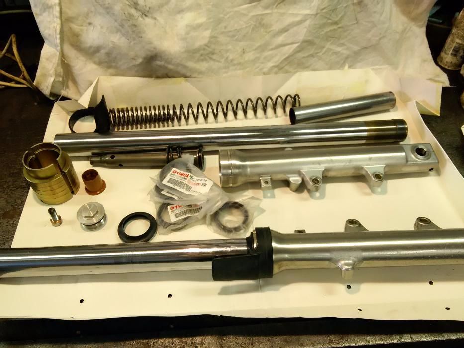 Сальники-пыльники вилки оригинал Honda Suzuki Yamaha Kawasaki