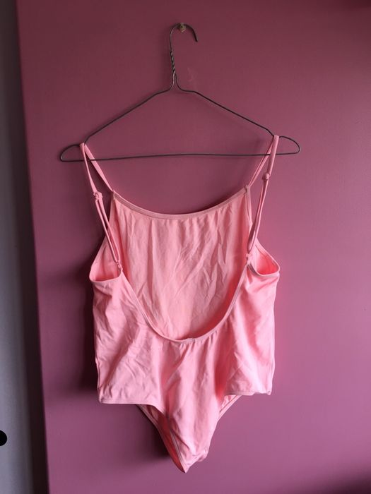 Fatos de banho cor de rosa