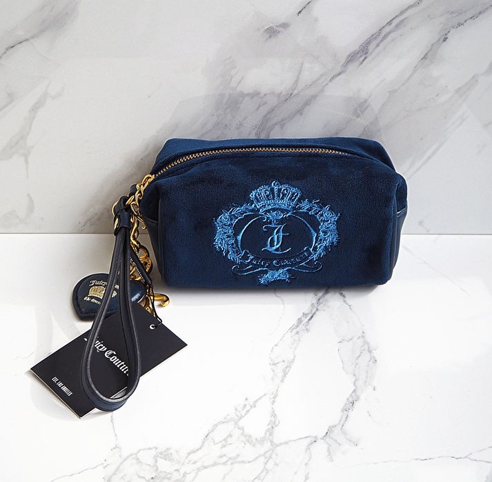 Kosmetyczka Juicy Couture z brelokiem