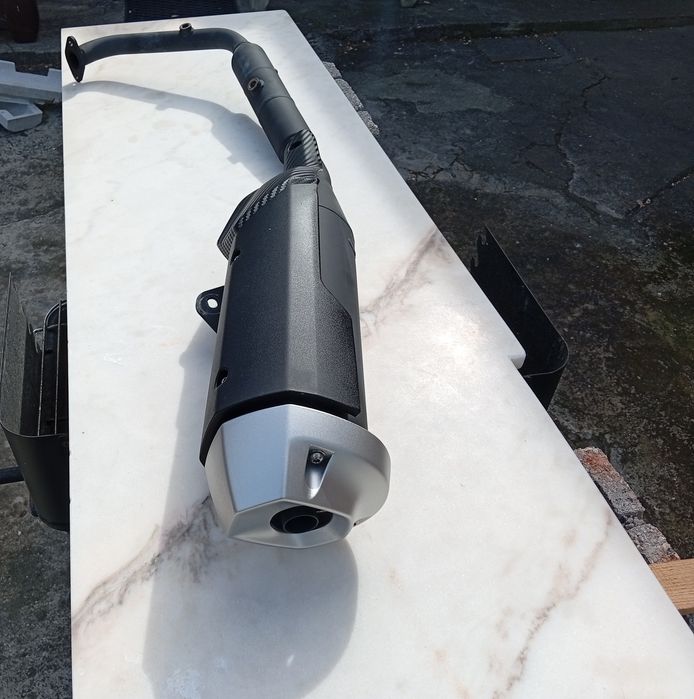 Escape completo Yamaha MT 125 de 2025