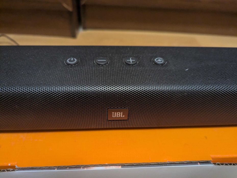 саундбар jbl bar studio