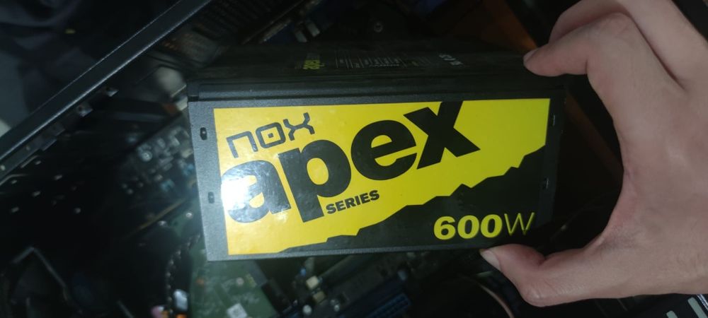 NOX APEX de 600W Usada