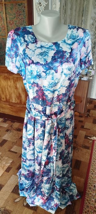 Розкішна святкова сукня