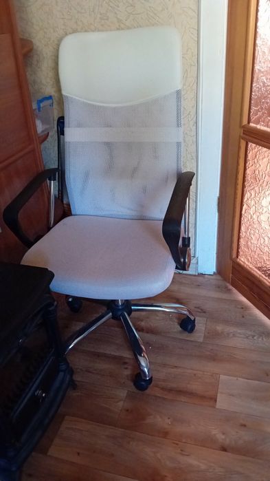 Стiльцi кiмнатнi