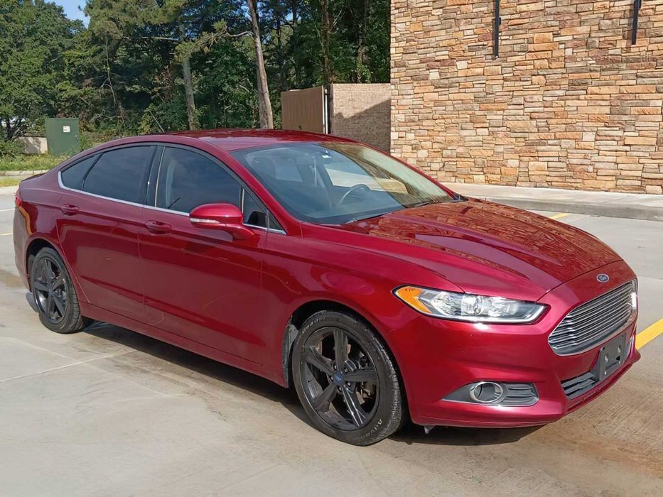 Ford Fusion      2016