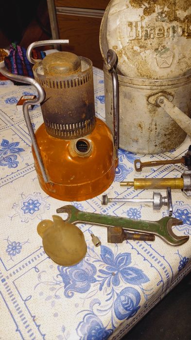 Два примуса шмель .СССР б.у