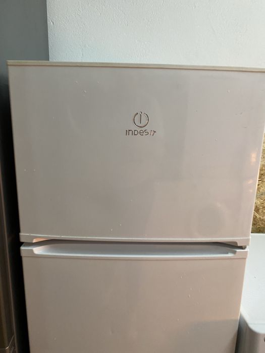 Frigorifico indesit combinado branco