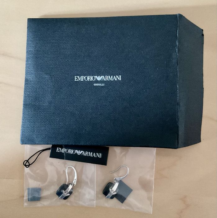 Brincos em prata e ónix da Armani