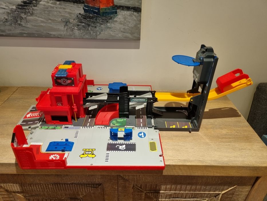 Camião transformável em cidade