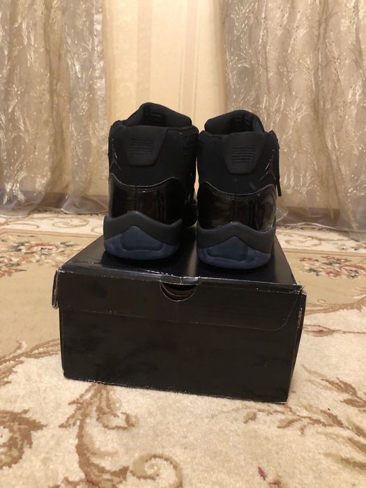 Кросівки Jordan 11 Cap and Gown