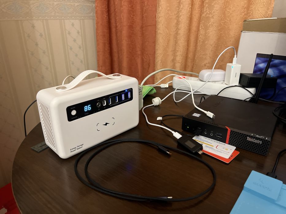 Зарядна станція Xin Chi Shi FF-300 300W идеально для роутера, мини пк