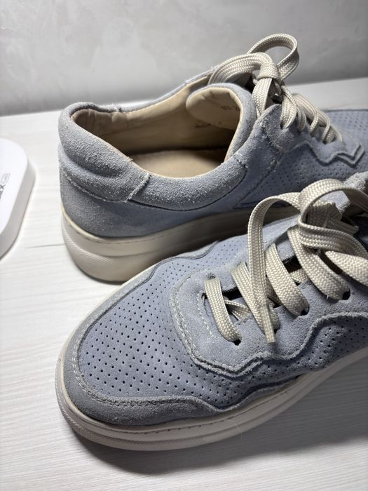 Кожаные кроссовки