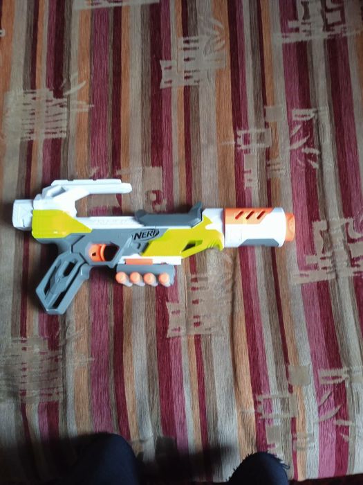 Пістолет ньорф nerf