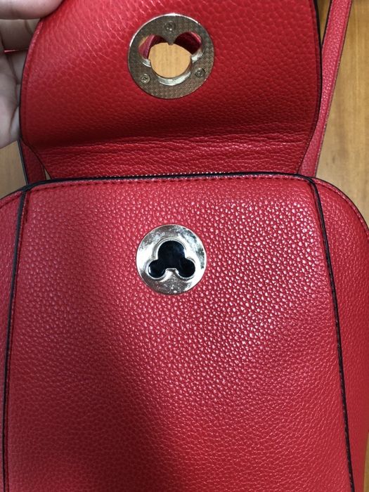 Mochila cor de cereja