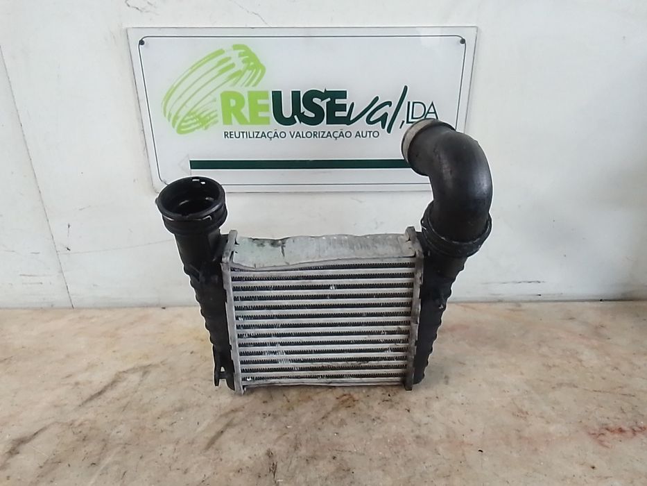 Radiador do intercooler VOLKSWAGEN Passat (3B3)