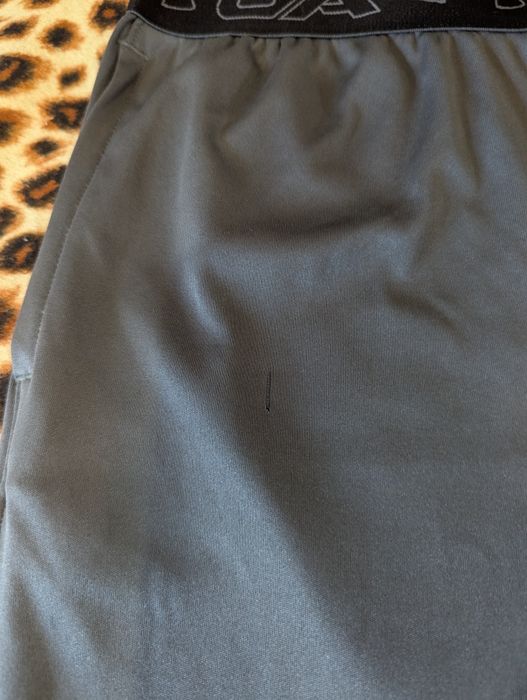 Підліткові шорти under armour yxl.