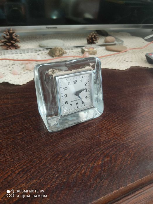 Zegar w szkle na stół biurko szafkę