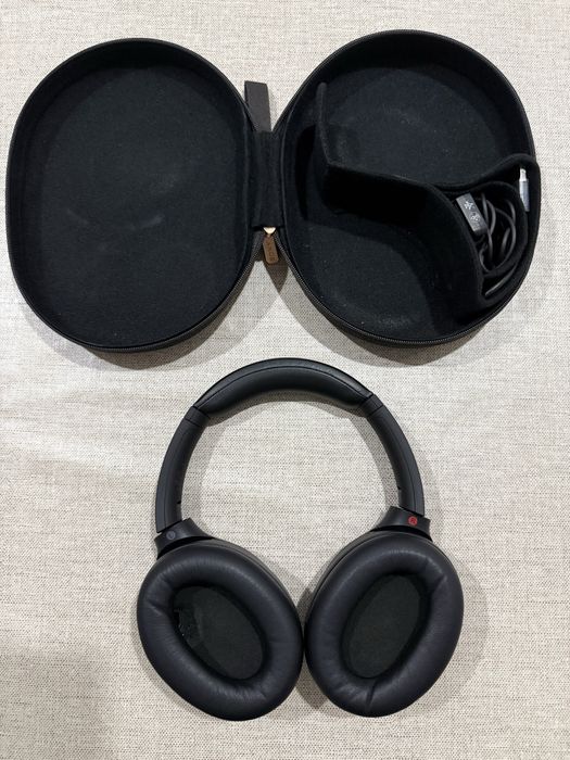 Sony WH-1000MX4 pretos