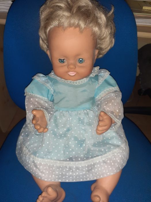 Boneco antigo grande em bom estado