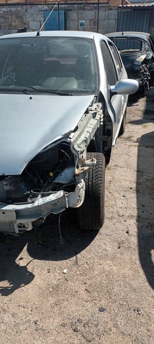 Продам  запчастини до Рено Clio 2 2006 р
