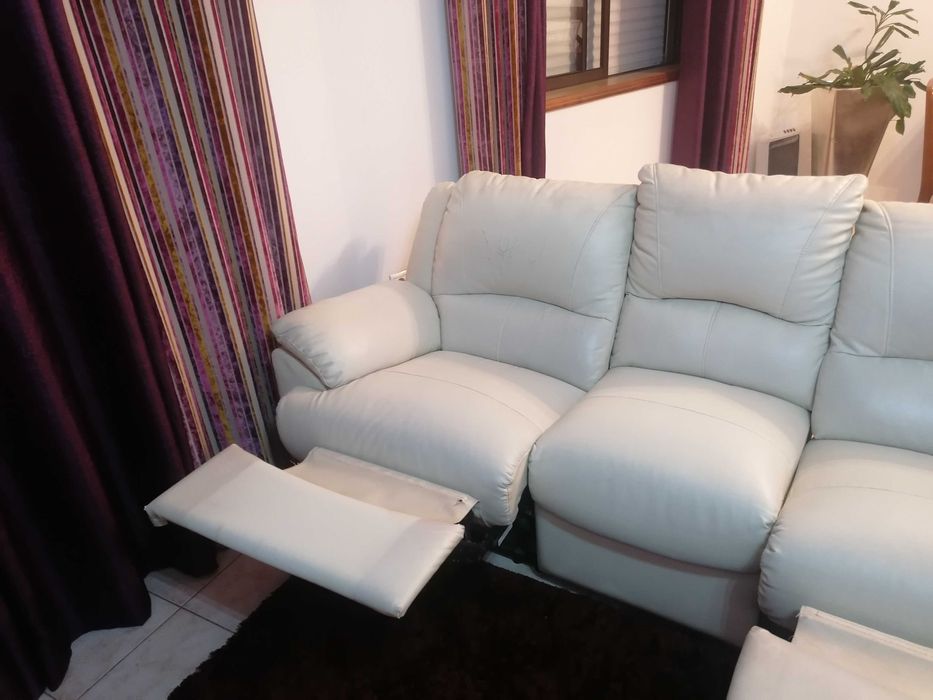 Vendo Sofá em pele
