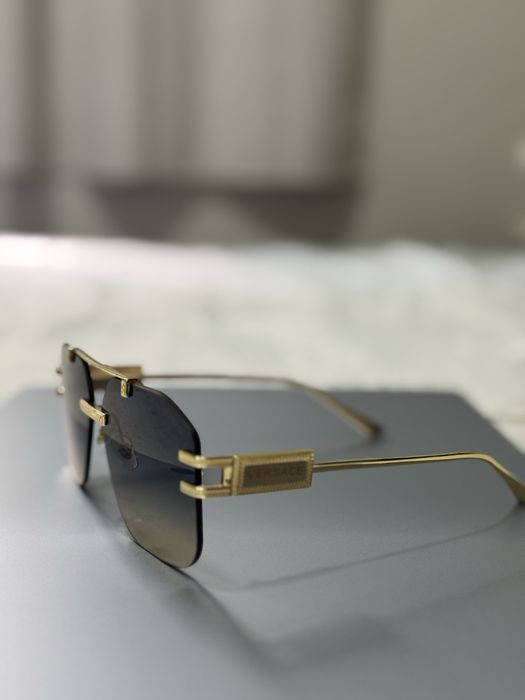 Oculos Vesasse dourado NOVO
