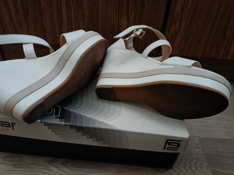 Sandały faberlic kremowe 39