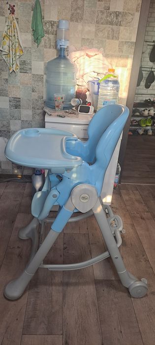 Продам децкое кресло для кормления